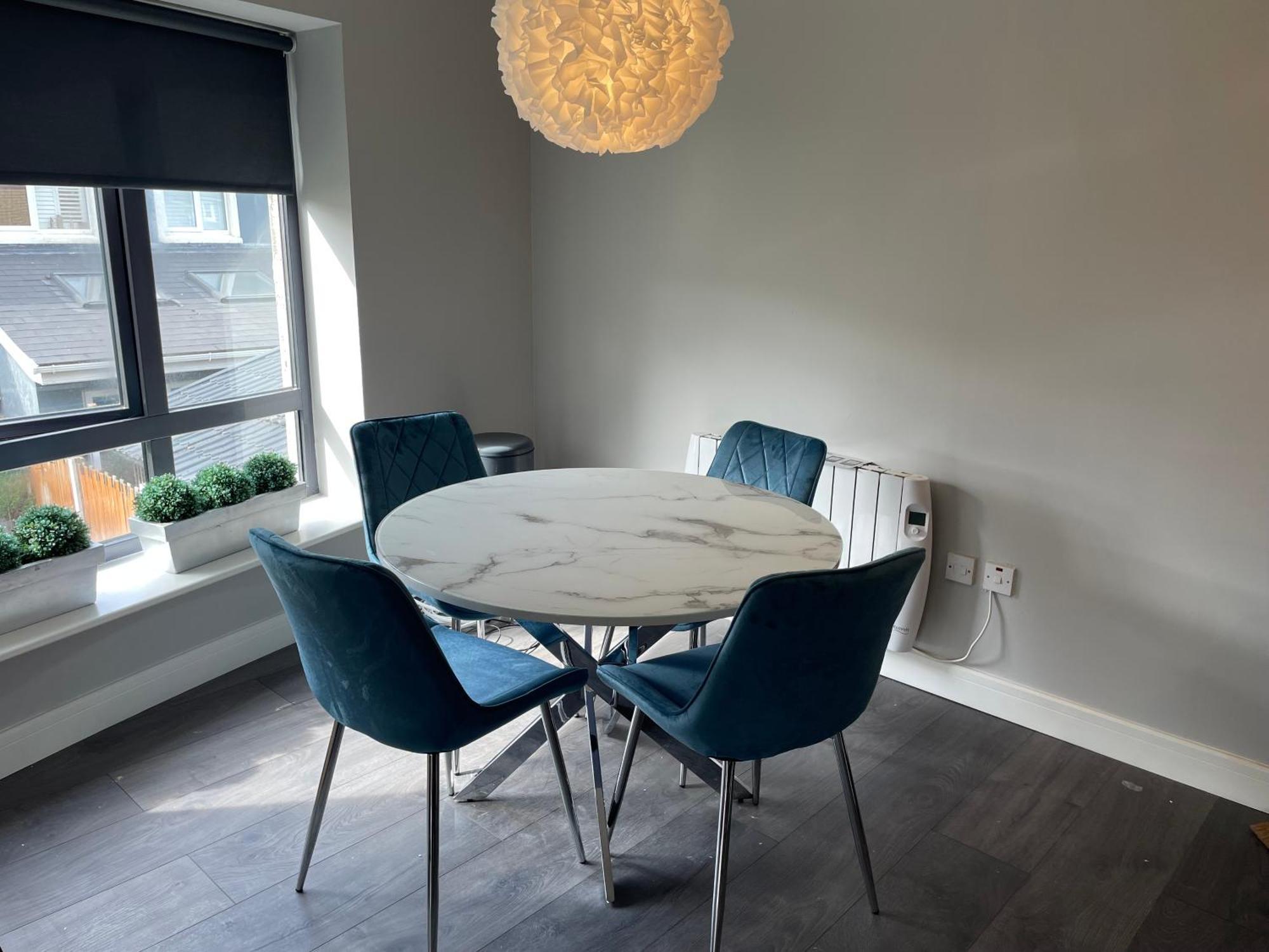 Apartment Dublin Airport Large Superior Serviced Apartment - Sleeps 6 Dublin