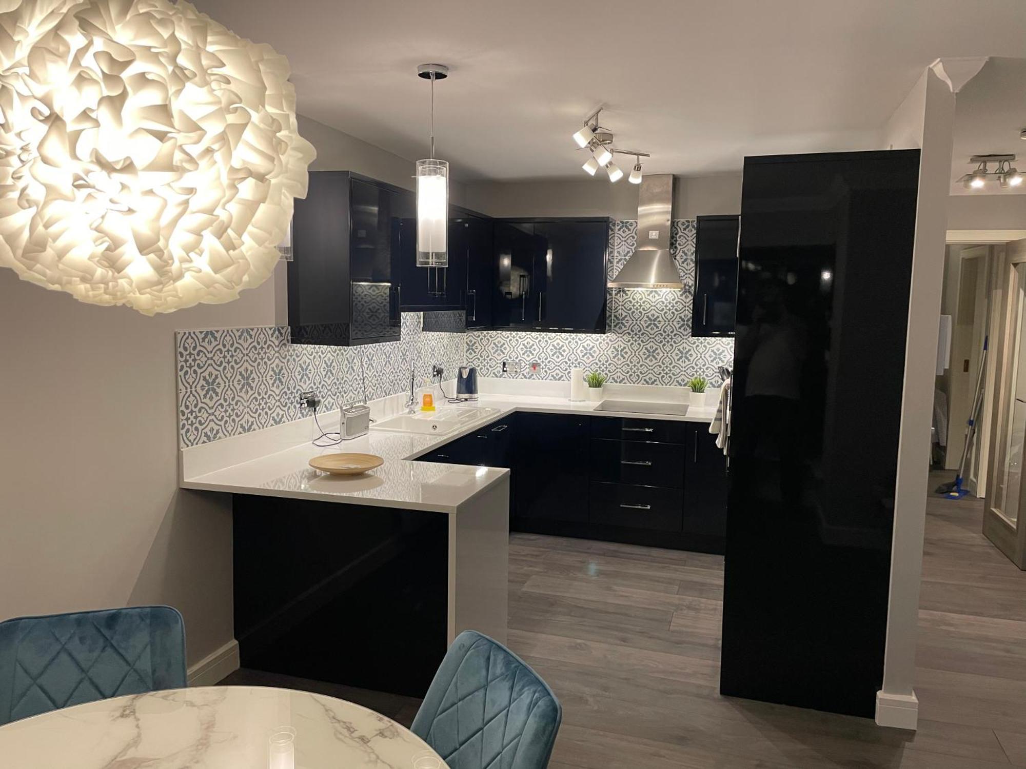 Dublin Airport Large Superior Serviced Apartment - Sleeps 6 * Dublin