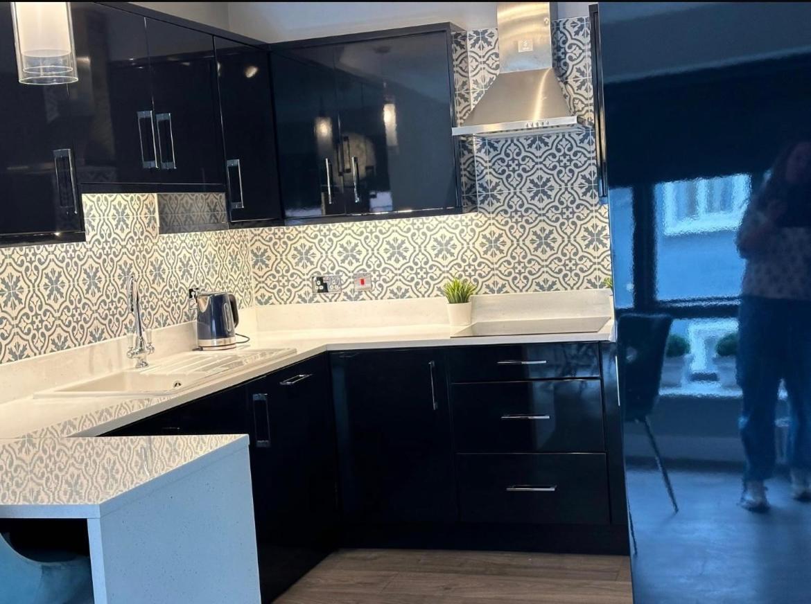 Dublin Airport Large Superior Serviced Apartment - Sleeps 6 Apartment Dublin